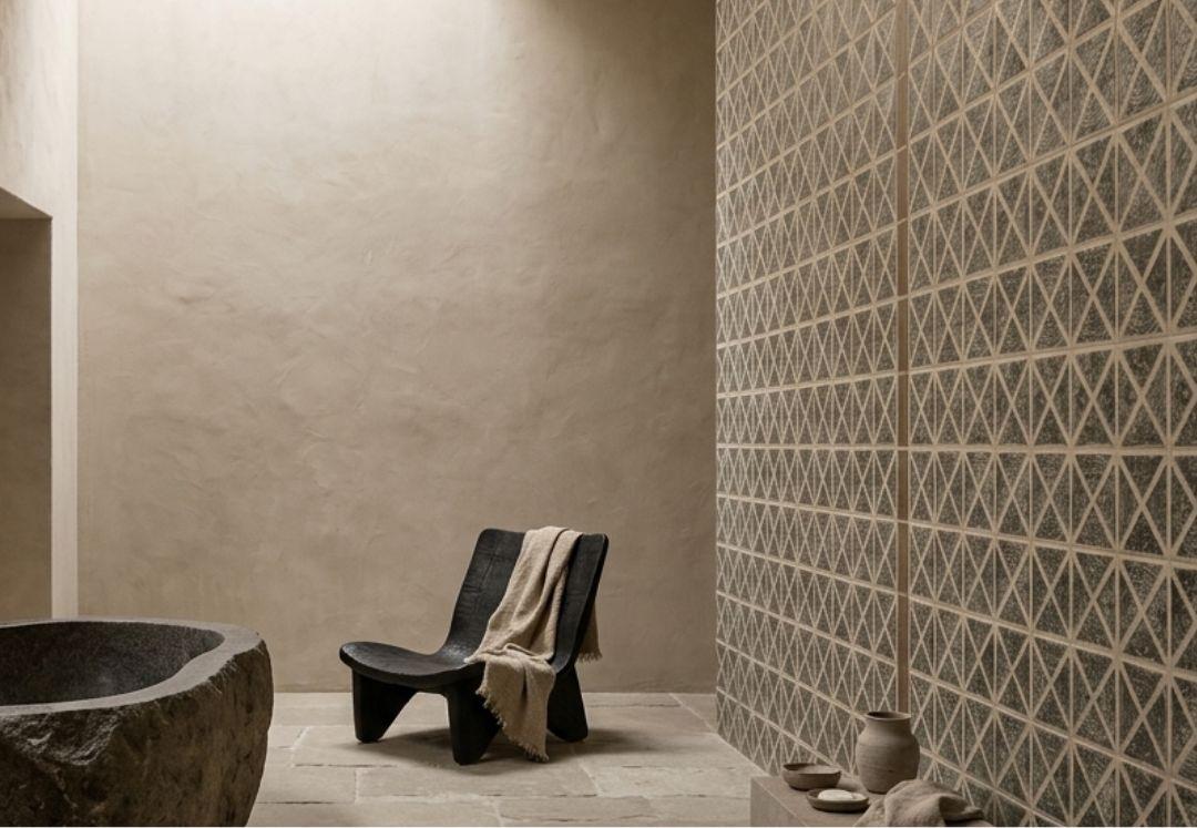 Cenefa 1000 Verde 10×33 — ambiente baño de villa española